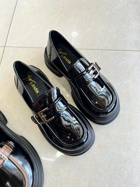 Buckle Straps Decor Thick Soled Round Toe Shoes